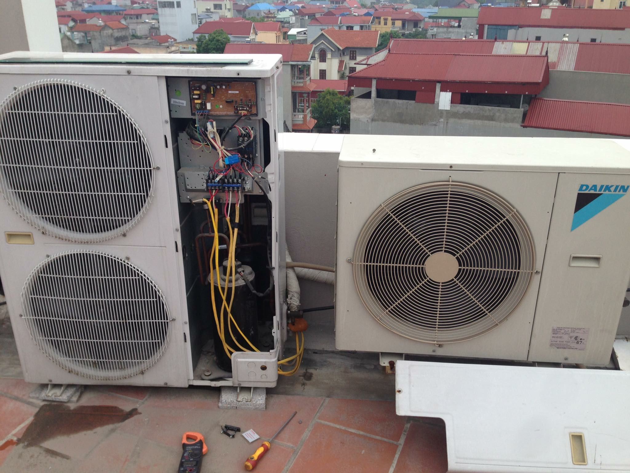 Sửa điều hòa âm trần nối ống gió Daikin - dienlanhtinhanh.com 2